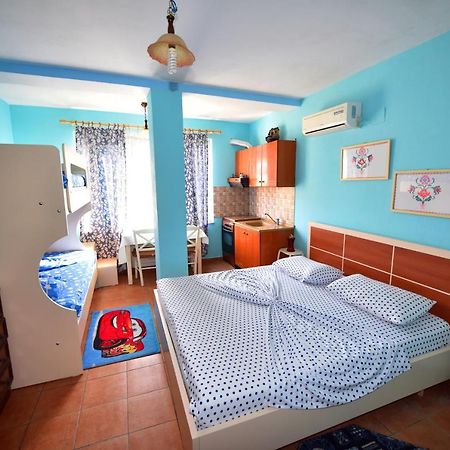 Lovely Apartment W/ Ac + Bath. + Kitchen + Parking And Garden Shkodër Екстериор снимка