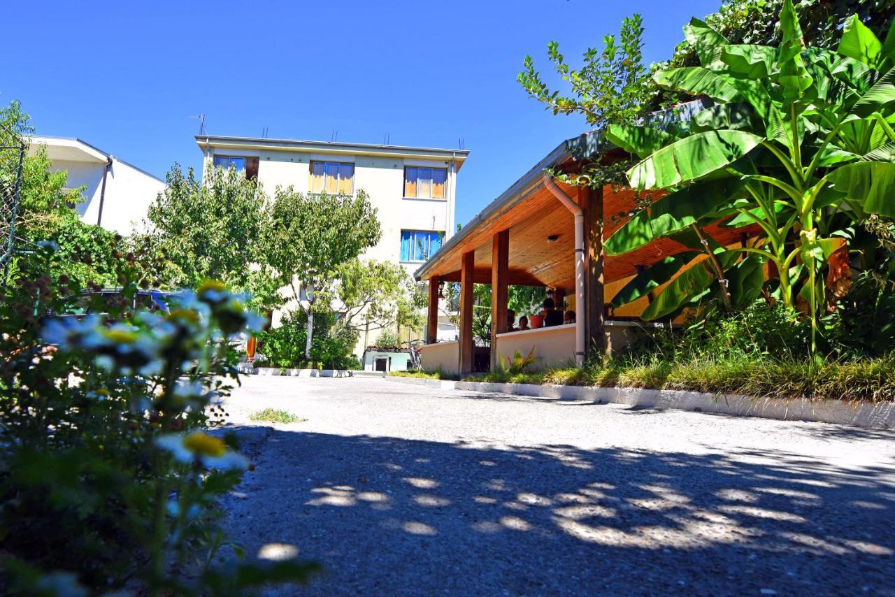 Lovely Apartment W/ Ac + Bath. + Kitchen + Parking And Garden Shkodër Екстериор снимка